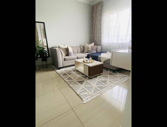 2 BEDROOM APARTMENT FOR SALE IN SOUTH HILLS